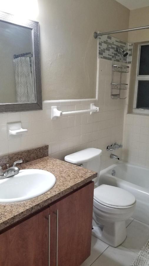 Glam 2 Bedroom Apartment Close To Nsu In Cooper City Luaran gambar